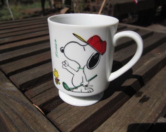 with 1970's vintage coffee Mug mugs Pedestal Peanuts  easter Vintage  cup Woodstock  Cup Coffee