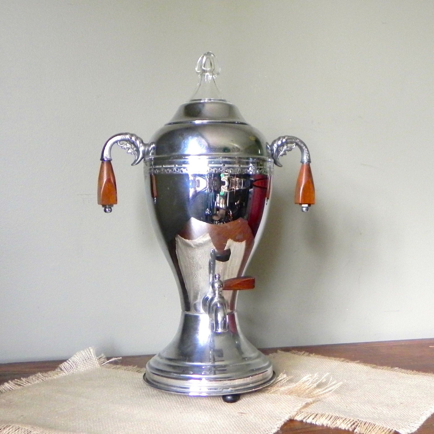 Vintage coffee urn pot percolator Chrom Chromium Plated Silver