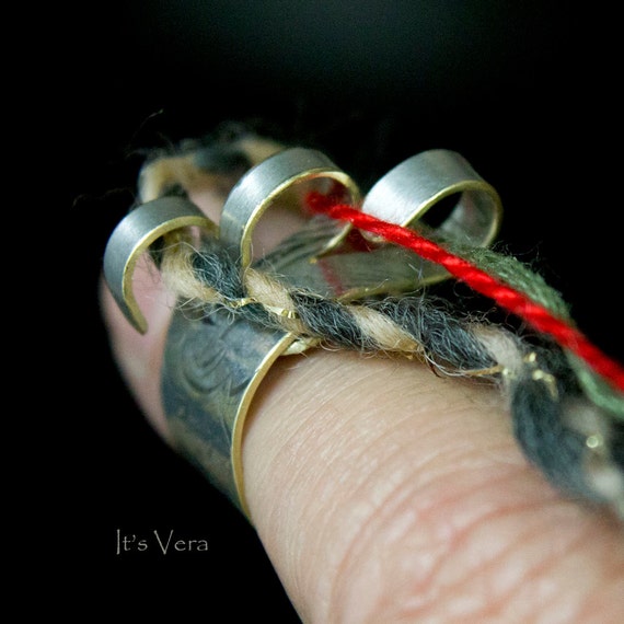 Knitting ring, crochet ring, knitting, yarn guide ring, stranding guide