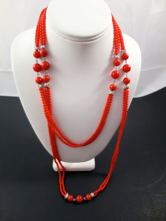 Vintage Red Bead Necklace Lucite Plastic by BonniesVintageAttic