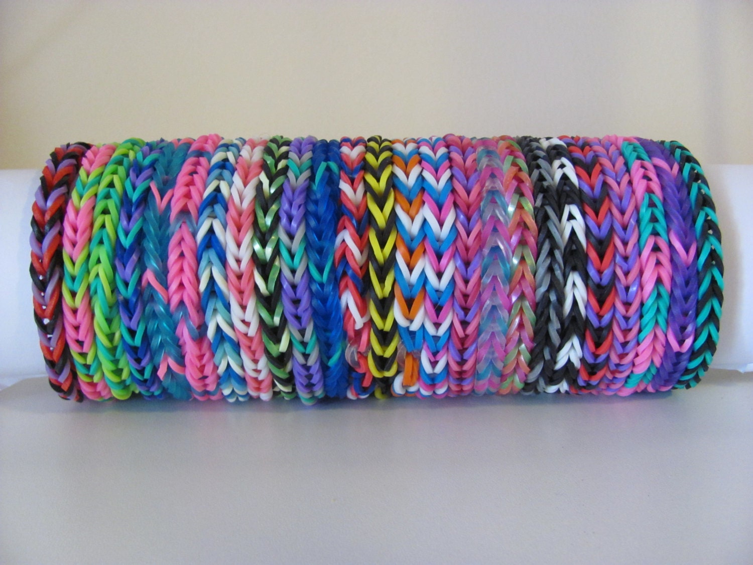 Rainbow Loom rubber band stretch bracelet lot of 25 fishtail