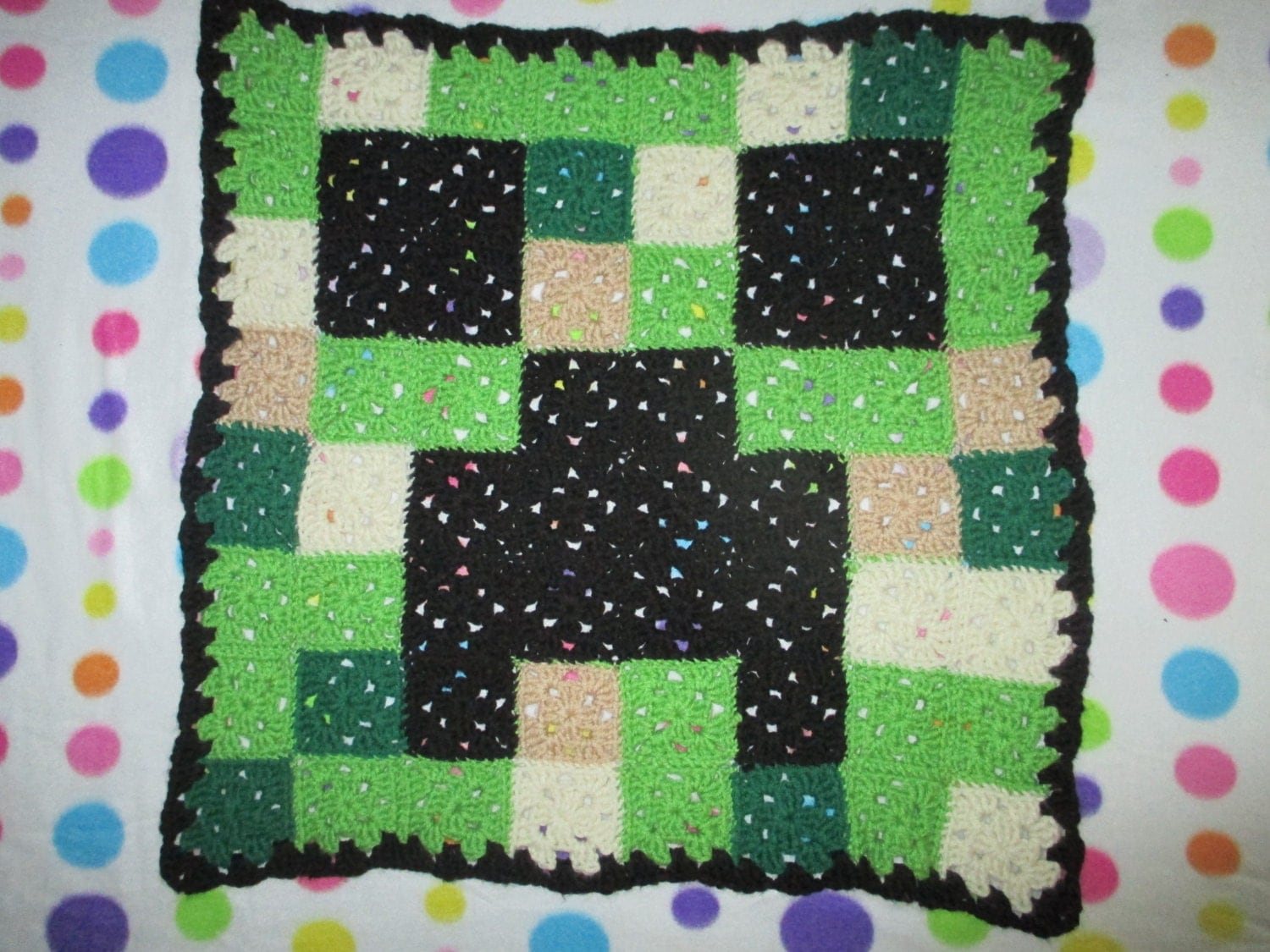 Crochet Minecraft inspired Creeper blanket throw afghan