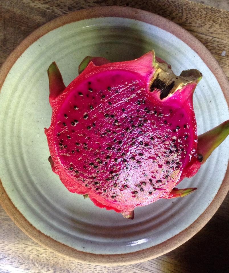 100 of purple Pitaya / Dragon fruit seeds