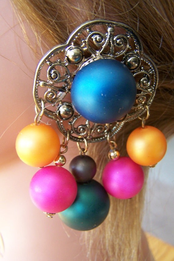 Vintage 60's DINGLE BALL CLIP-ONs Gold toned