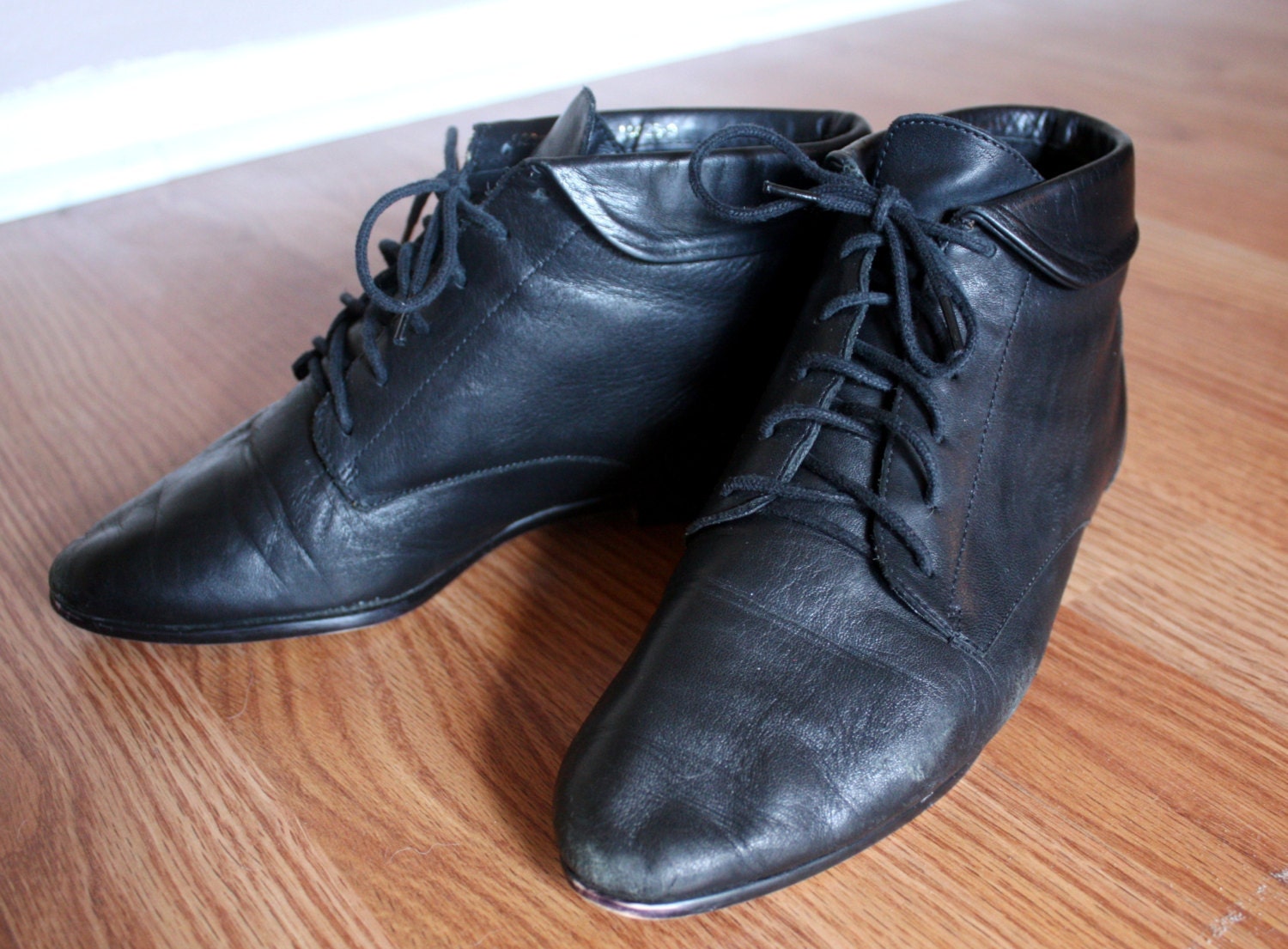 ankle boots with laces no heel
