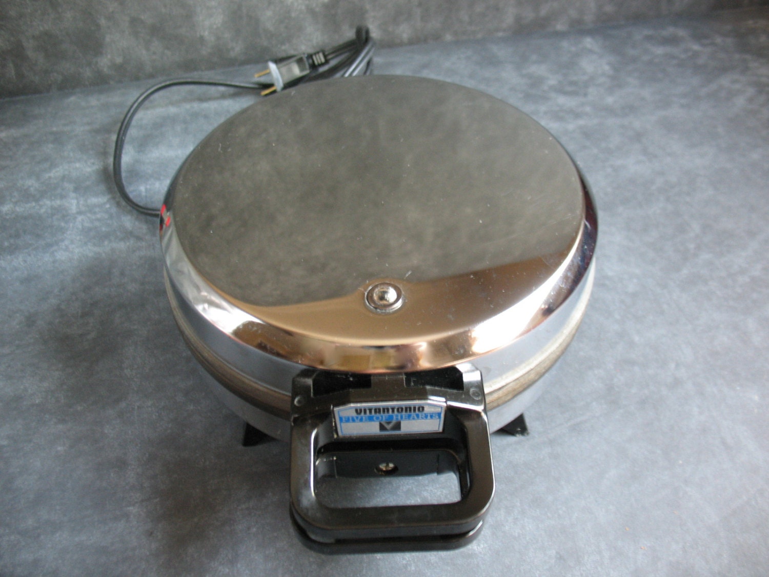 Vintage Waffle Maker Vitantonio Five of Hearts Waffler