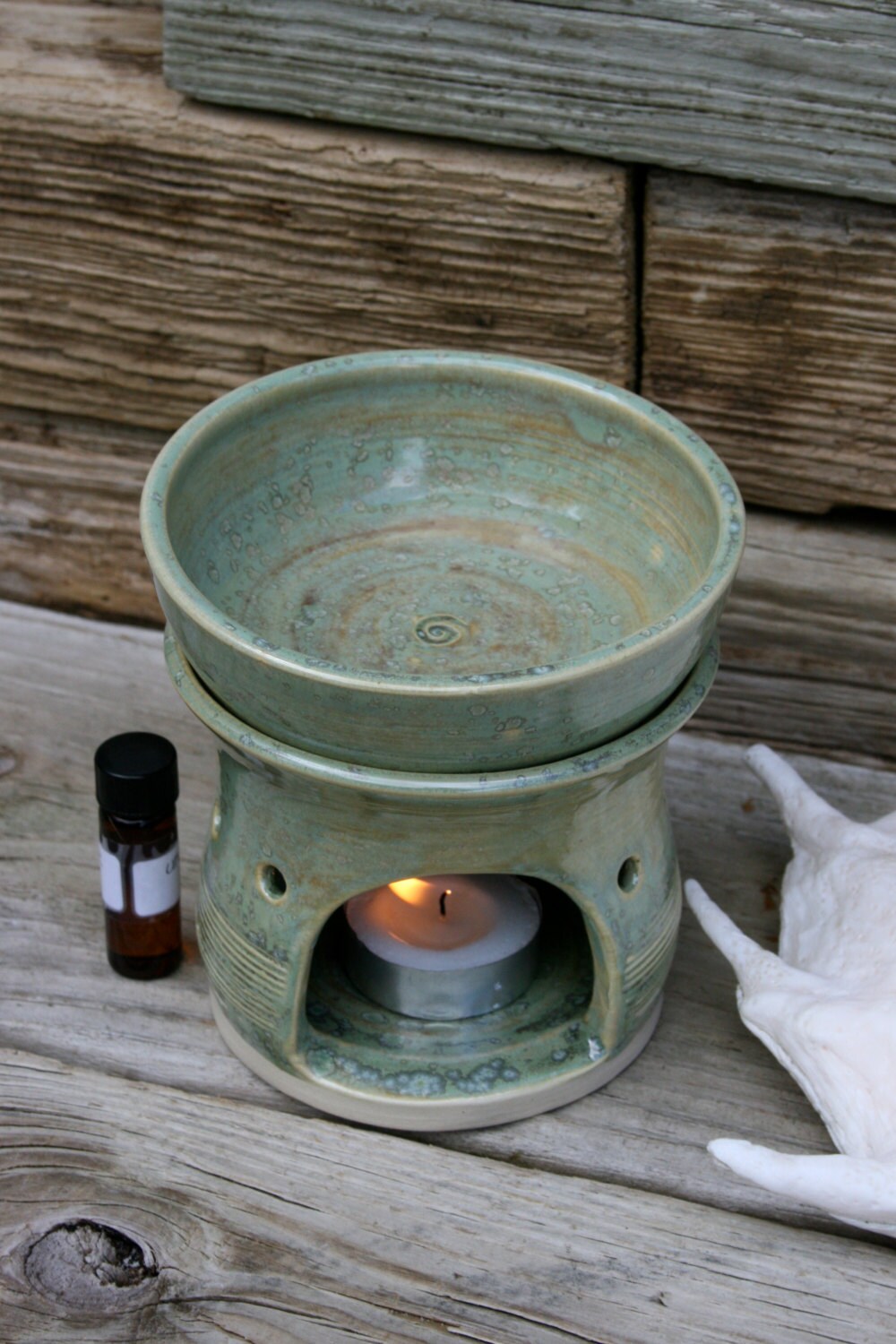 rustic green aromatherapy oil burner/warmer