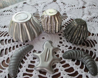 Vintage Aluminum Tart Molds - (Set of 28)