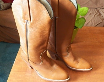Beautiful Women's Frye Western Boots