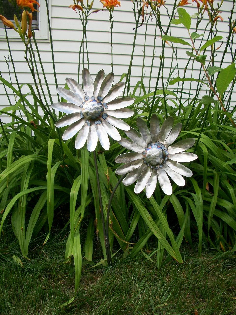Metal Daisy Garden Art Sculpture