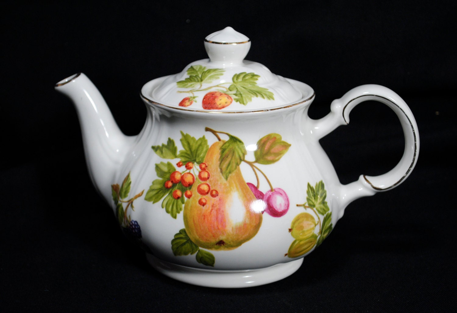 Vintage Windsor Pottery Tea Pot Haute Juice