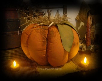 Primitive Large Pumpkin 11" x 8"
