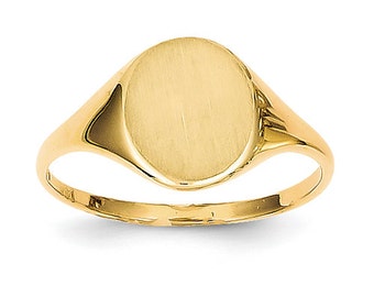 14kt Yellow Gold Ladies signet ring