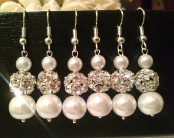 set of 4 bridesmaid pearl earrings,set of 4 bridesmaid gift earrings, gift,tear drop bridal earrings,sale,affordable bridesmaid gift