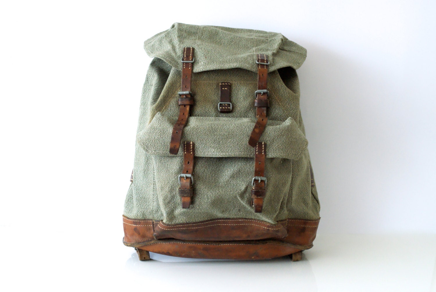 SWISS ARMY BACKPACK from 1966 Vintage Military Leather and