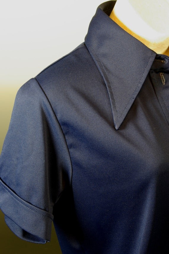 70s Mod Butterfly Collar Short Sleeve Button by NoneBlackerVintage