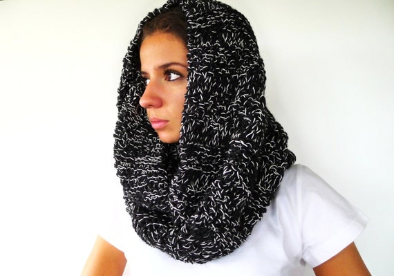 Bufanda capucha negra para mujer. Bufandas de lana originales. Cuellos de punto hechos a