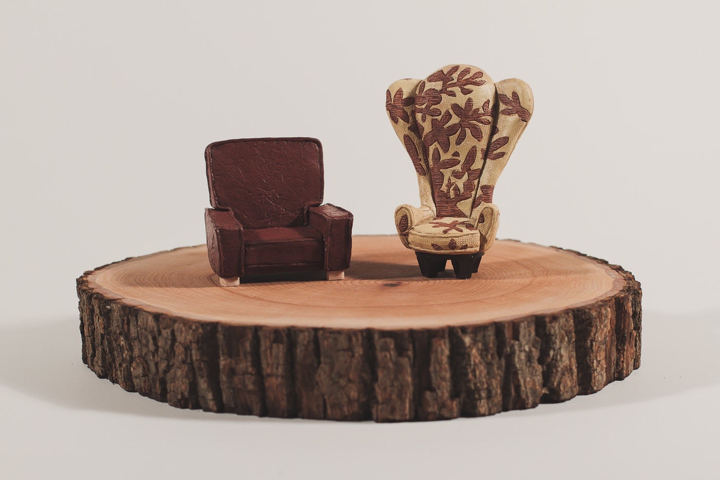 up chairs wedding cake topper