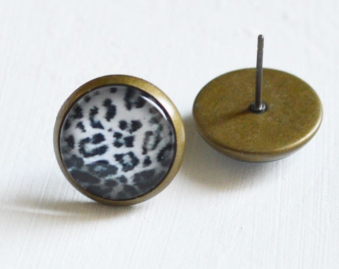ANIMAL PRINT Stud Earrings metal brass depicting fashionable leopard skin, Safari, Glamour, Style, Colorful, White and Black, Pastel