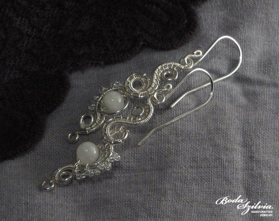 SNOW WHITE - wire wrapped earrings - silver and moonstone