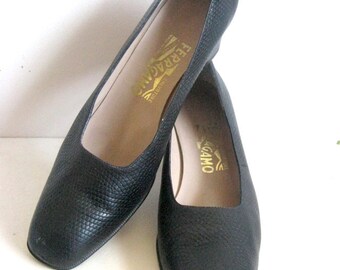 Salvatore Ferragamo Vintage 1980s Shoes Black Leather Women’s Pumps 9AA