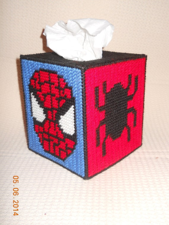Spiderman Tissue Box Cover in Plastic canvas