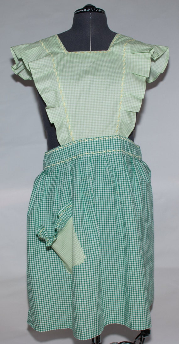 1940s vintage style apron/pinny by ARightStitchUp on Etsy