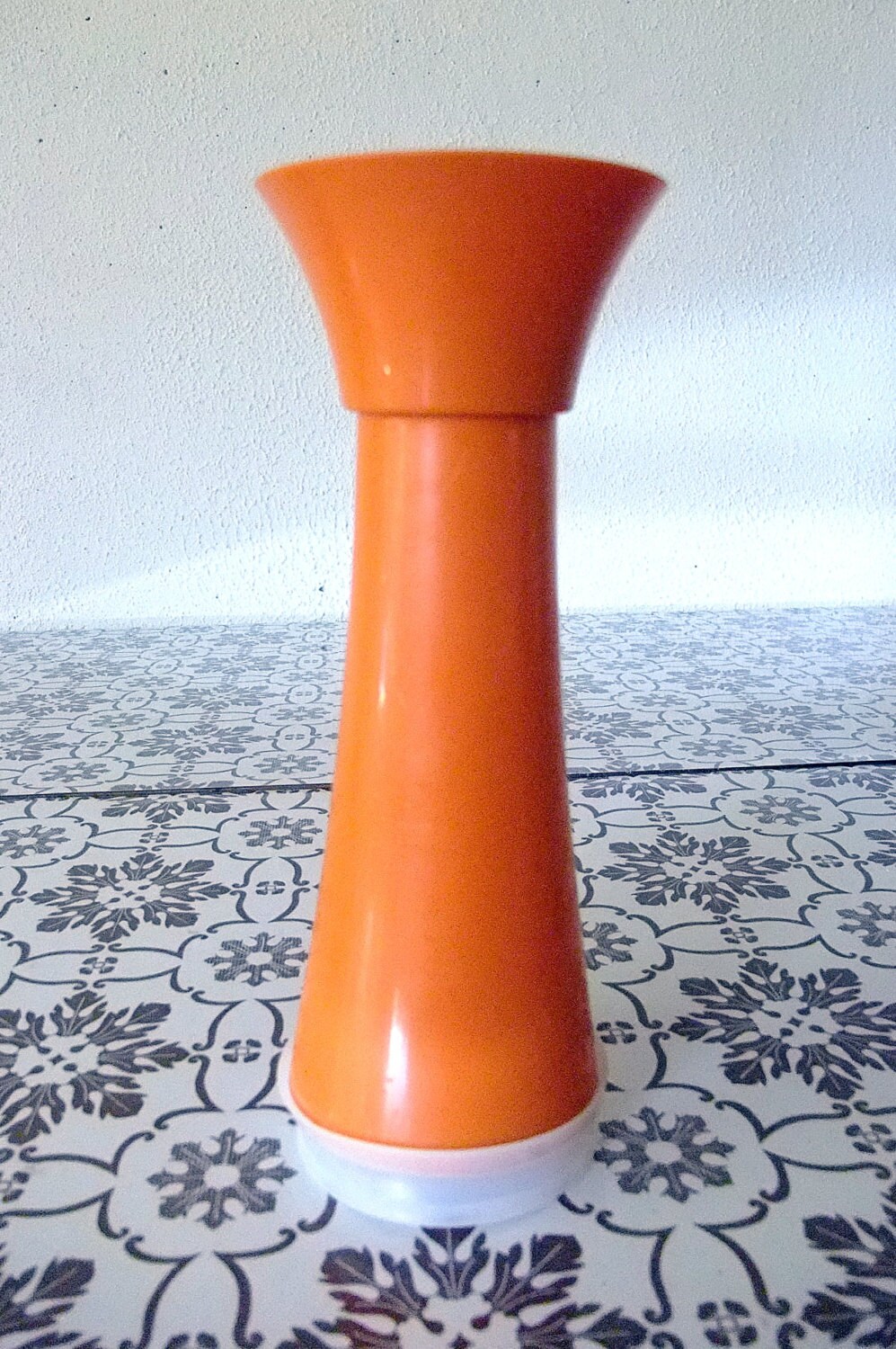 50 off use KITKATEND! Vintage 70s orange tupperware parmesan dispenser sifter Haute Juice