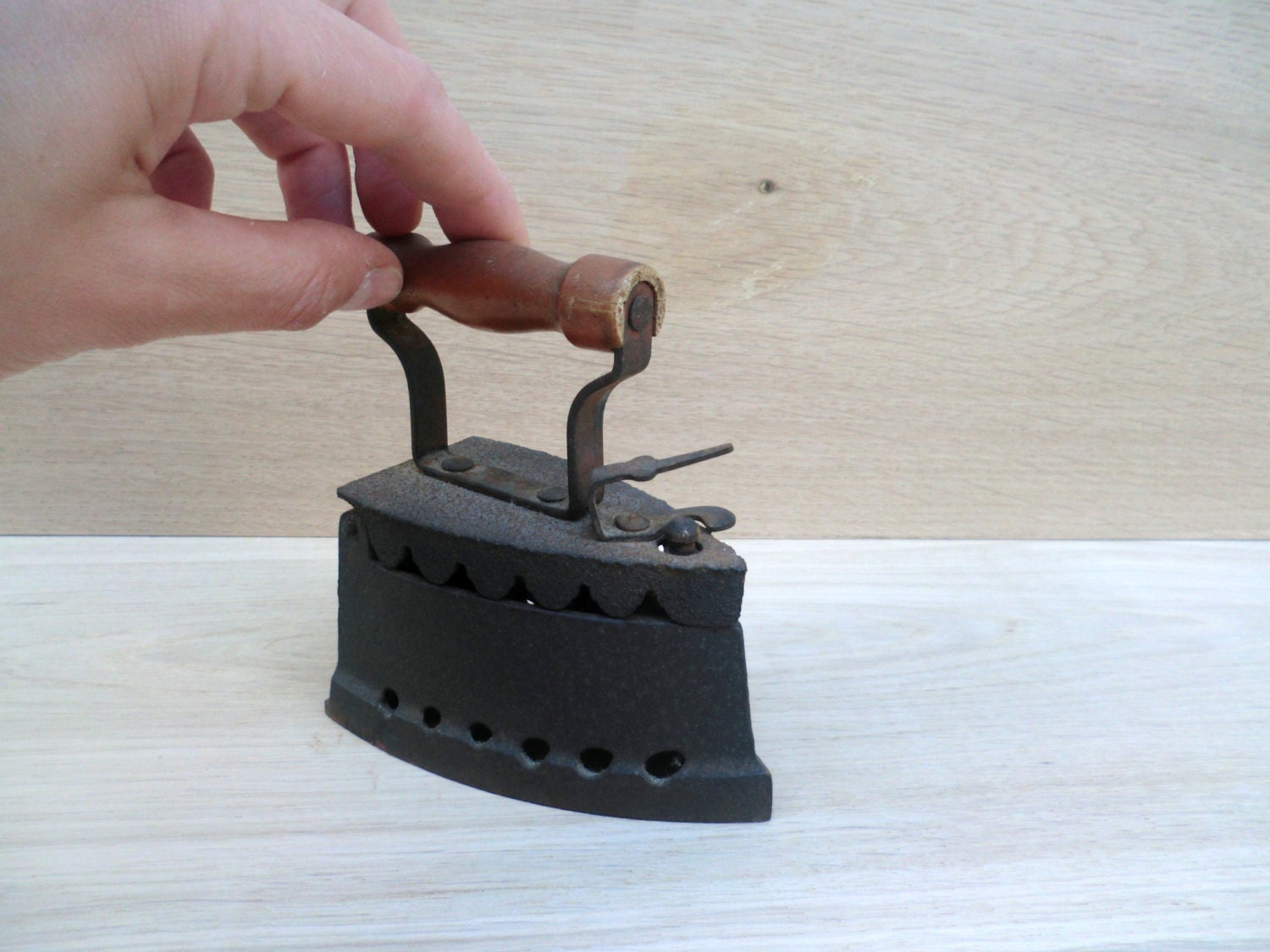 Antique Small Coal Iron cast iron '900 Made in Italy