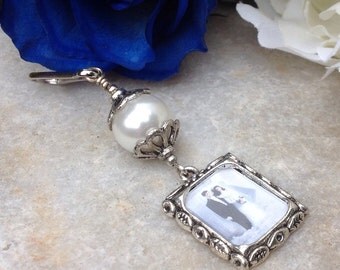 Wedding bouquet photo charm with white shell pearl. Memorial photo charm. Bridal shower gift. Photo charm for a brides bouquet.