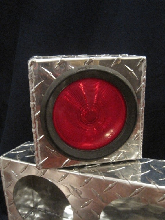 Aluminum TruckTrailer Light Box 4 Round Single by MudDauberMtg