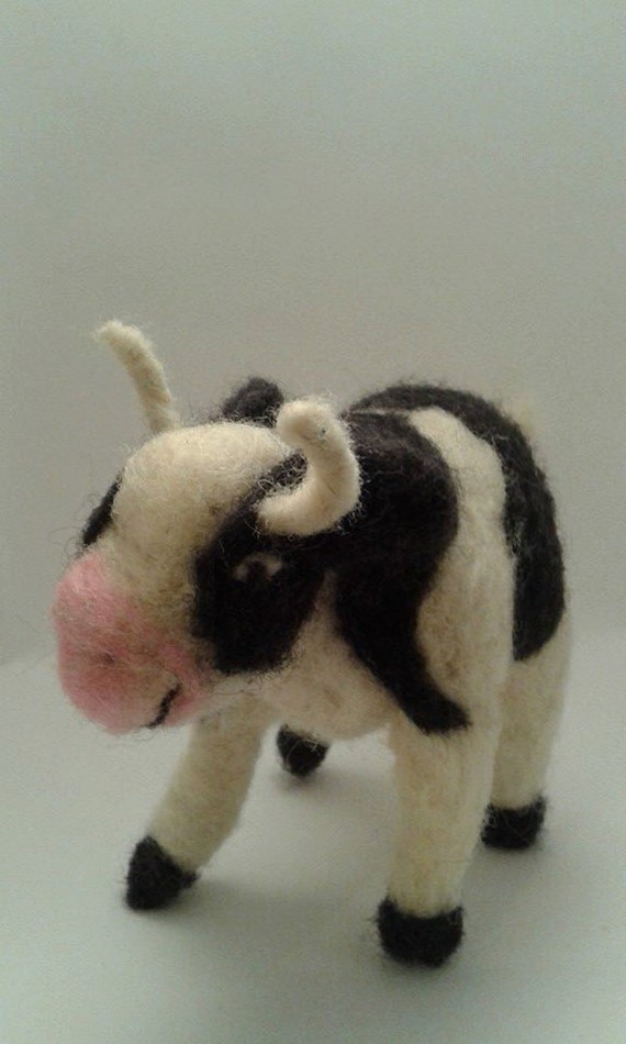 Needle felted cow Felt cow needle felting by CoxayuyoArtesanias