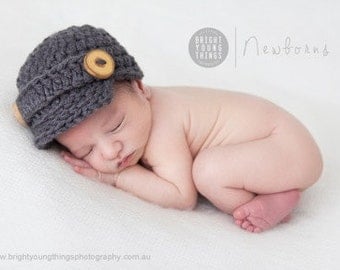 Classic Newsboy Cap / Newborn Photography Prop / Wooden Buttons / Grey / Newsboy Hat