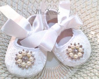 baby lace shoes,photo prop shoes,baby shoes,white baby shoes, baby baptism, christening shoes, newborn shoes, Infant shoes, baby dress shoes