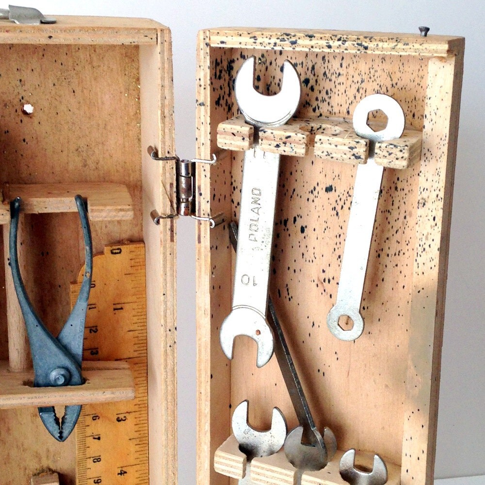 Vintage Billy Builder's Tool Box Set For Young Carpenters