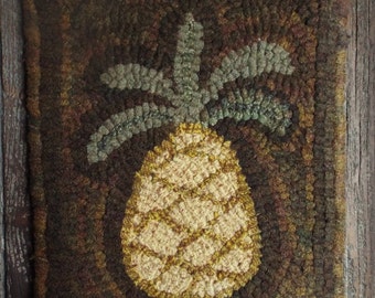 Primitive Rug Hooking Pattern on Linen Simple Pineapple