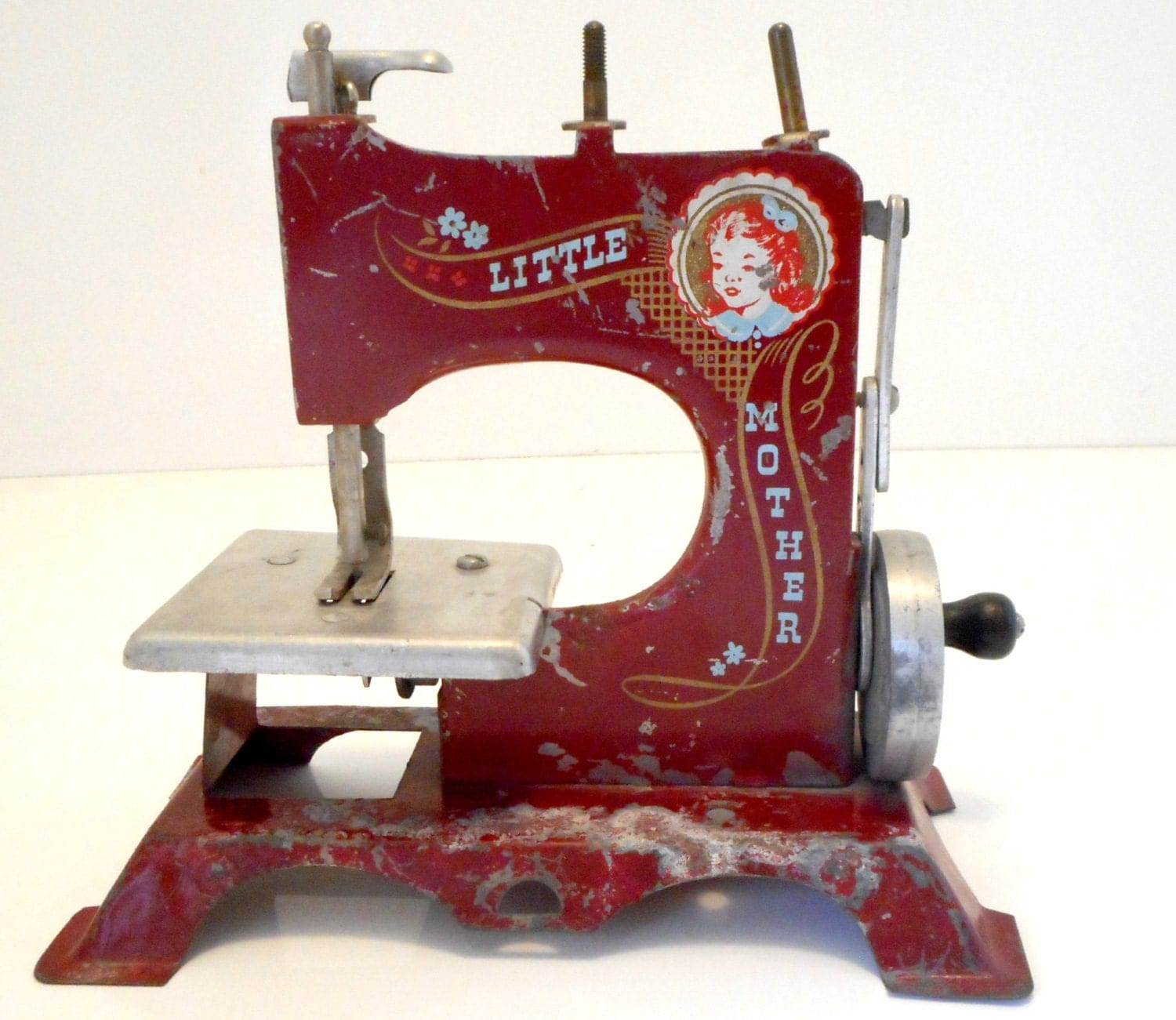 hasbro toy with pull handle and crank