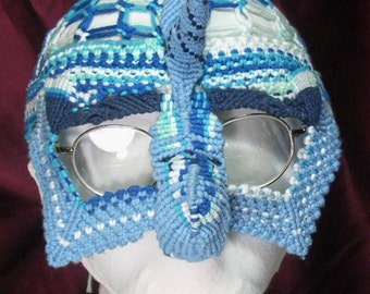 Knotty Man's Blue Horned Mask