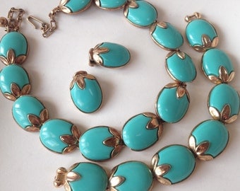 Trifari Turquoise Thermoset Parure – Vibrant 1960s Jewelry