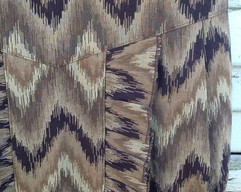 Tapestry Ruffle Bag in Brown Flame Stitch