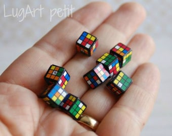 One Rubik's Cube for your dollhouse (8x8cm)