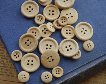 30 pcs Random Assortment Light Natural Wood Buttons 12-22mm (WB2460)
