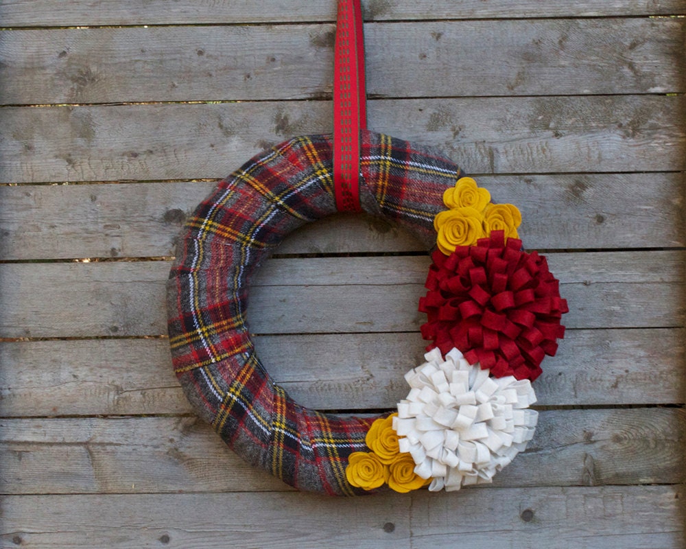 Christmas Wreath, Plaid Holiday Wreath with Felt Flowers