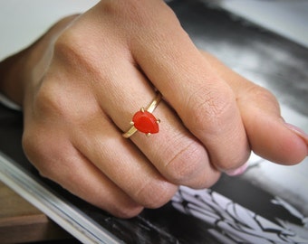 SUMMER SALE - gold onyx ring,red onyx ring,stackable stone ring,pear shape ring,gemstone ring,bridesmaid rings,girlfriend ring