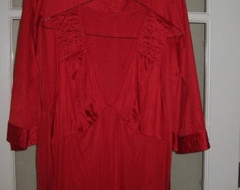 Reduced was 49.00 70s Vintage Red Night Gown and Robe Peignoir Set Size M JC Penny Very Nice