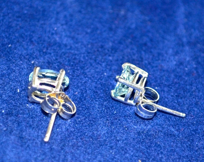 Aquamarine Stud Earrings, 7x5mm Oval, Natural, Set in Sterling Silver E647