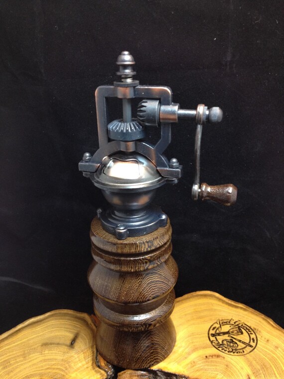 Antique Style Pepper Grinder