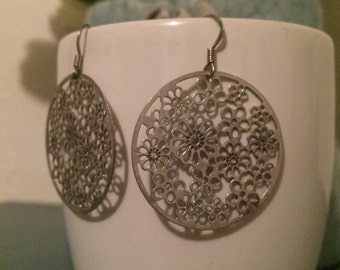 Silver plated flower disc earrings