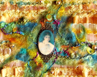 Woven Wall hanging tapestry in weaving and felting with romantic portrait under glass cabochon " L'Orientale" cottage home decor