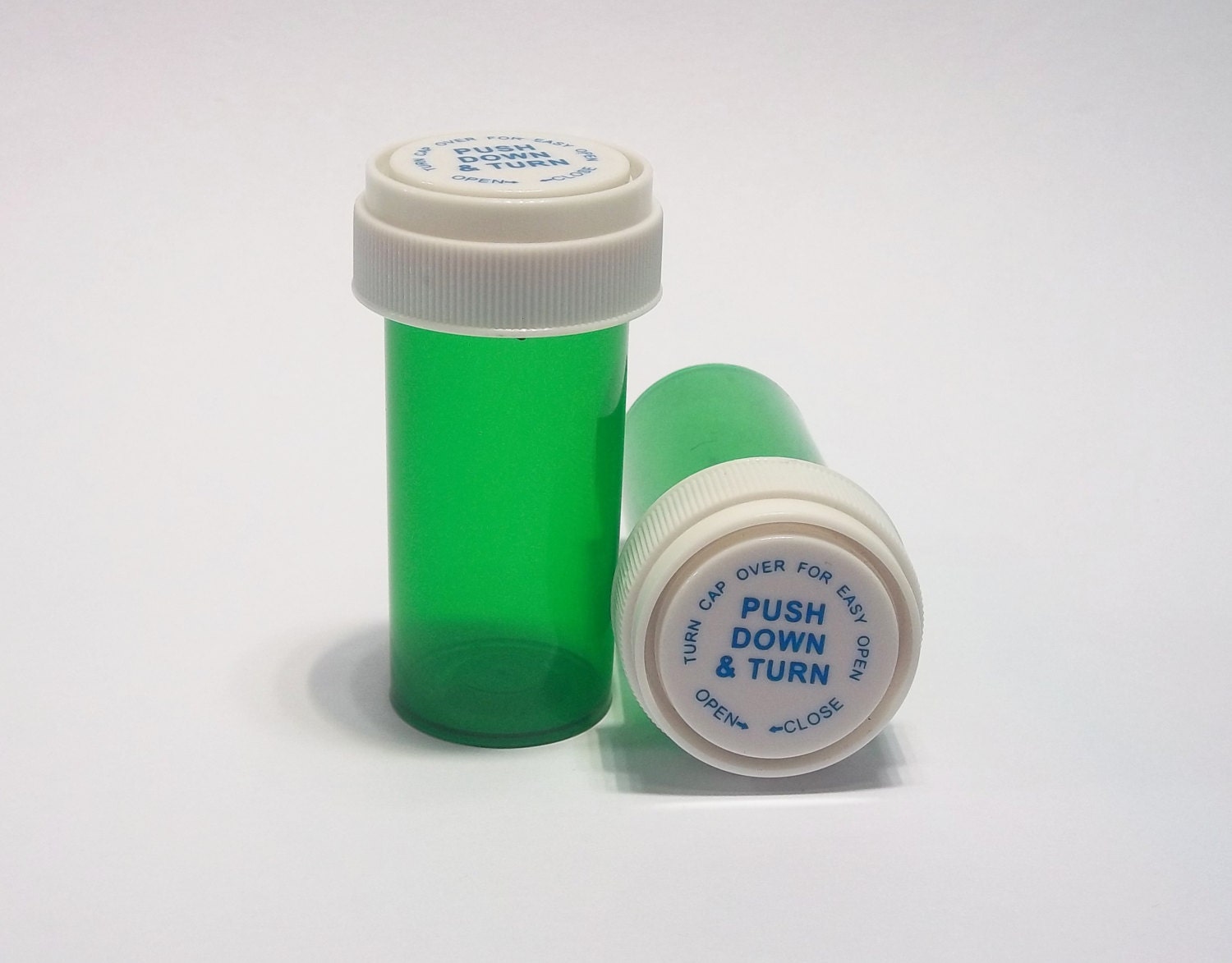 30 Count 13 Dram Green Pill Bottles with Reversible Lids